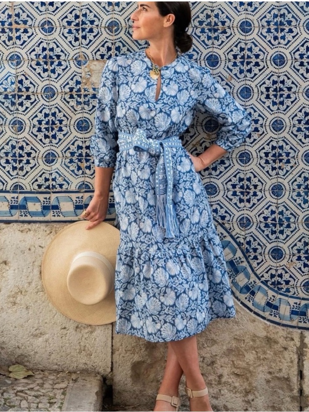 J. McLaughlin Cerina Blue Floral Silk Blend Midi Dress Euro Summer Coastal M - Picture 1 of 12